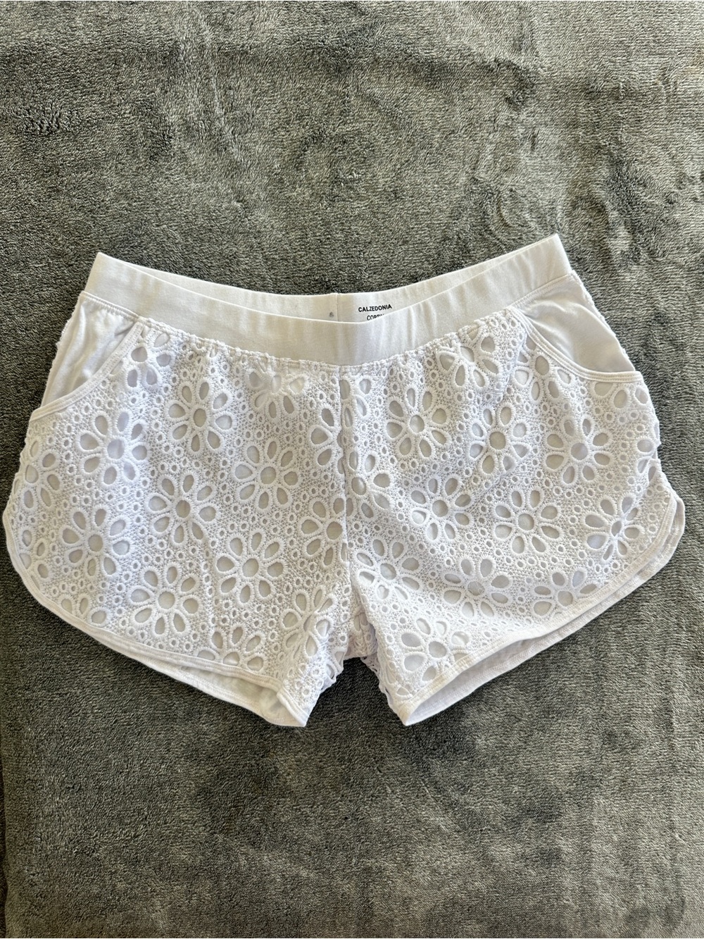 Calzedonia White Eyelet Lace Shorts Medium